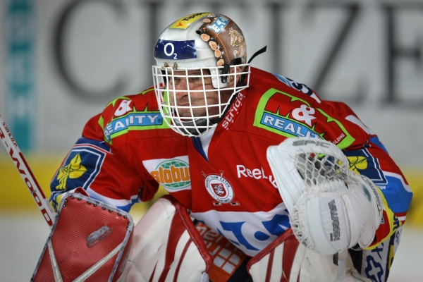 Dominik Hašek v dresu svých mateřských Pardubic.