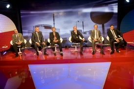 Kandidáti na jihočeského hejtmana v televizní debatě. Zleva Zdeněk Bezecný (TOP 09 a Starostové), Petr Braný (KSČM), Zdeněk Dvořák (KDU-ČSL),Tomáš Jirsa (ODS), Luboš Průša (Jihočeši 2012), Jiří Zimola (ČSSD).