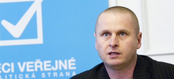 Jarolím chce podat žalobu na ministra Kalouska.