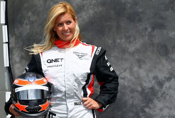 Automobilová jezdkyně Maria de Villotaová uvažuje o návratu za volant.