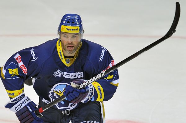Jaromír Jágr nastoupí proti svému velkému kamarádovi Martinu Strakovi.