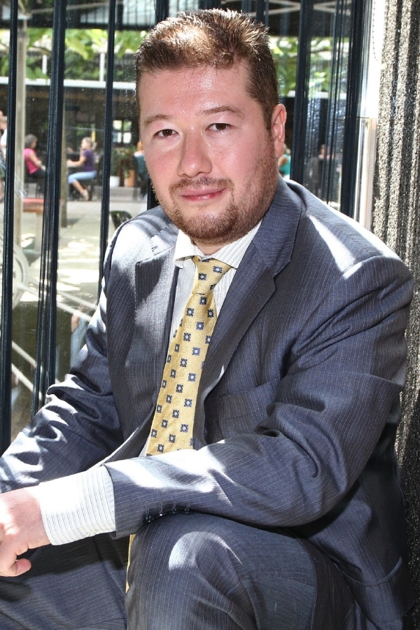 Podnmikatel Tomio Okamura.