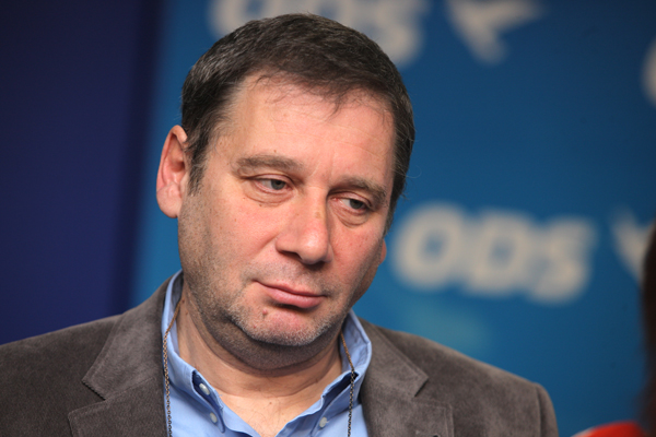 Do druhého kola senátních voleb míří i Tomáš Töpfer. Dnes byl k vidění ve volebním štábu ODS.