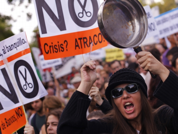Ve Španělsku a Portugalsku protestovaly tisíce lidí.