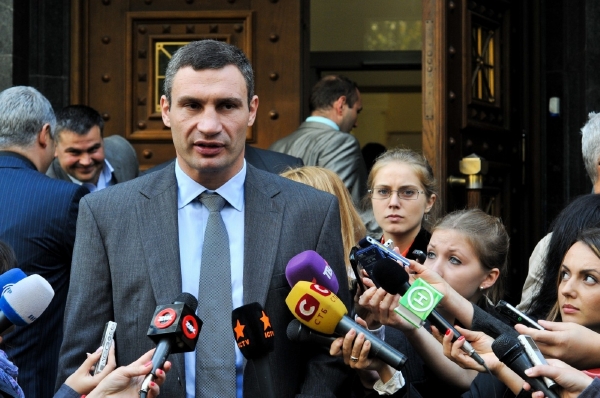 Popularita Kličkova seskupení podle předvolebních průzkumů prudce roste.