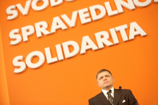 Kabinet Roberta Fica brzy sešněruje finanční ústava.