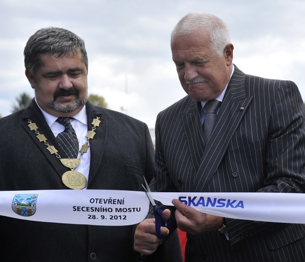 Starosta Chrastavy Michael Canov (vlevo) v Chrastavě s Václavem Klausem.