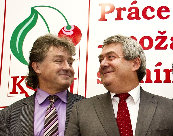 Předseda KSČM Vojtěch Filip a místopředseda Jiří Dolejš.