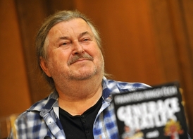 František Ringo Čech na tiskové konferenci k zahájení druhé Knihomanie.