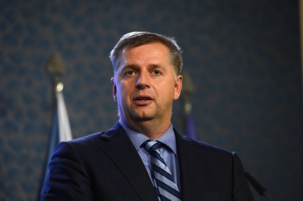 Ministr zemědělství Petr Bendl. Ministr zemědělství Petr Bendl.