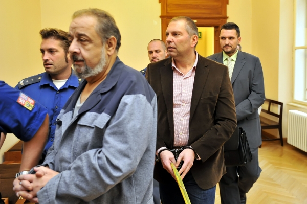 Toflův gang (zleva) Zdeněk Olah, Miloš Almásy a Petr Křipský. Toflův gang (zleva) Zdeněk Olah, Miloš Almásy a Petr Křipský.