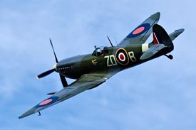 Spitfire MH434 na letecké show na Maltě.