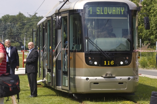 Tramvaj VarioLF bude v Olomouci jezdit od roku 2013. Tramvaj VarioLF bude v Olomouci jezdit od roku 2013.