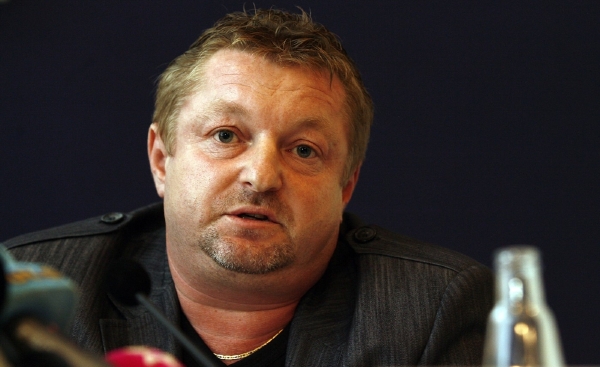 Jednatel Likérky Drak Pavel Čaniga. Jednatel Likérky Drak Pavel Čaniga.