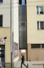 Ve Varšavě byl v rámci uměleckého projektu otevřen zřejmě nejužší dům v Evropě.