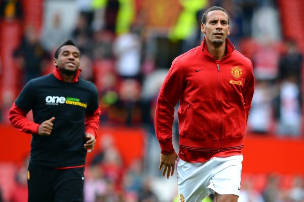Rio Ferdinand (vpravo). Rio Ferdinand (vpravo).