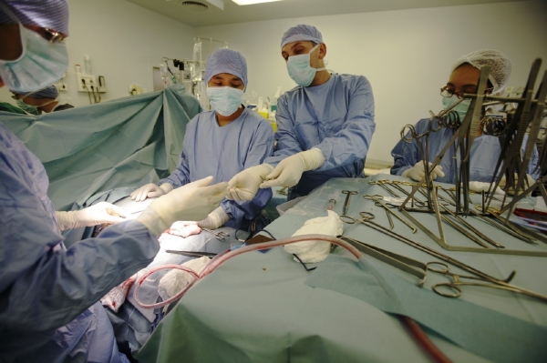 Transplantace ledviny od žijících dárců mají významně lepší výsledky než transplantace od dárců zemřelých.