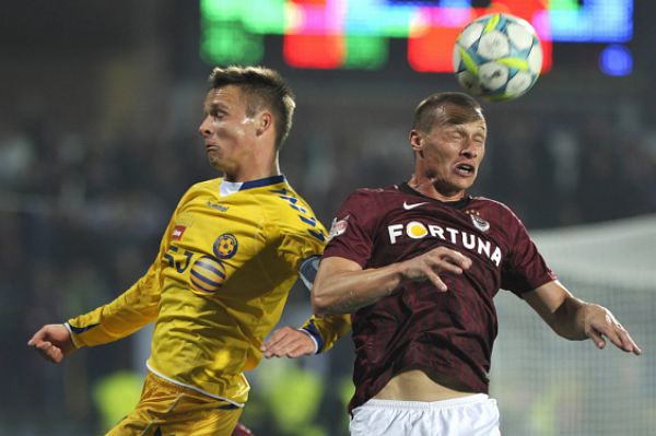 Stanislav Tecl (vlevo) se postaral o vyrovnávací branku Jihlavy.