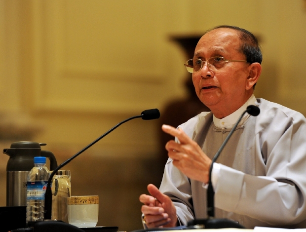 Barmský prezident Thein Sein na tiskové konferenci.