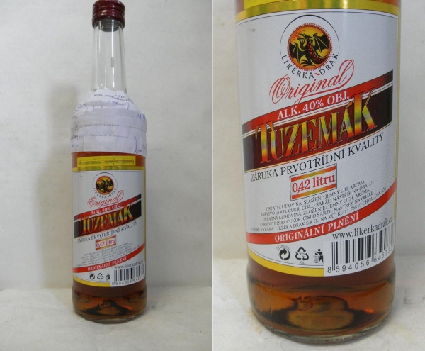 V pátek byla na Slovensku zakázána distribuce tuzemáku. V pondělí se zákaz rozšířil.