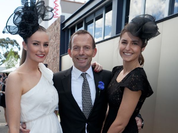 Milujte se a množte se - šéf australské opozice Tony Abbott.