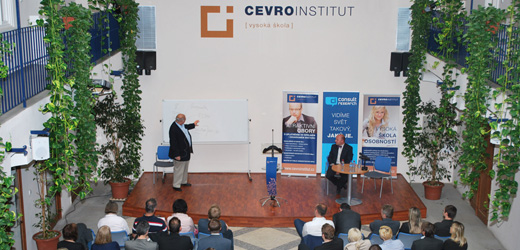 Bezpečnostní studia na CEVRO Institutu