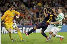 Barcelona v jednom s mnoha útoků na bránu Celtiku.