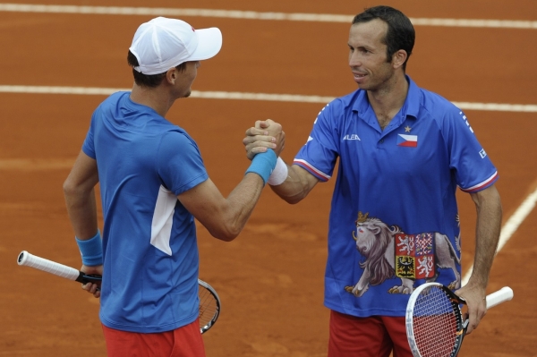 Tomáš Berdych a Radek Štěpánek (vpravo) se mohou těšit v Praze na pořádnou podporu fanoušků.