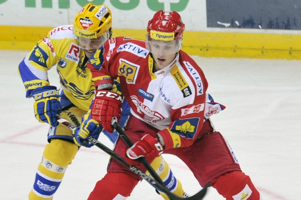 Vladimír Sobotka (vpravo) dres Slavie možná jen tak neodloží. Vladimír Sobotka (vpravo) dres Slavie možná jen tak neodloží.