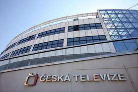 Měsíční výše televizního poplatku činí 135 korun.