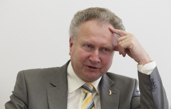 Prezident Agrární komory Jan Veleba zůstane ve funkci až do řádného volebního sněmu v březnu 2014.