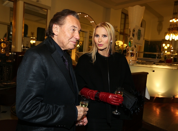 Ivana Gottová s manželem Karlem Gottem na křtu jeho desky Dotek lásky.