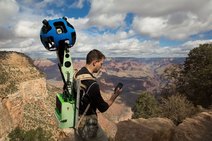 Google fotografuje Grand Canyon zařízením nazvaným Trekker.