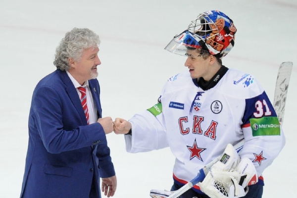 Gólman Jakub Štěpánek opouští trenéra Miloše Říhu i bohatý Petrohrad. Gólman Jakub Štěpánek opouští trenéra Miloše Říhu i bohatý Petrohrad.