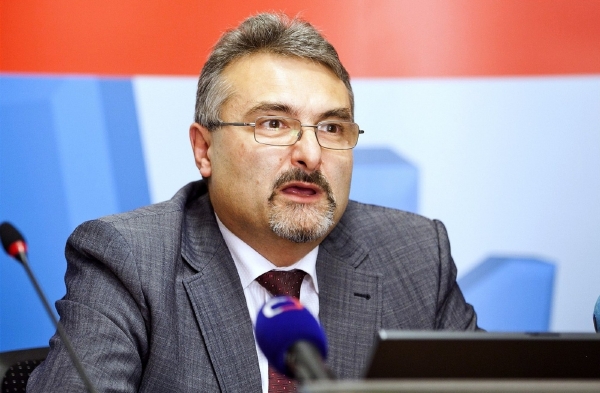 Ředitel VZP Pavel Horák na tiskové konferenci v Praze.
