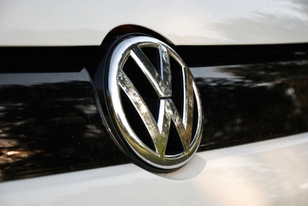 Automobilový koncern Volkswagen uvede na trh levný model. Automobilový koncern Volkswagen uvede na trh levný model.