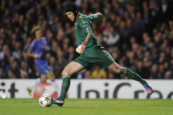 Petr Čech prohru těžce nesl.