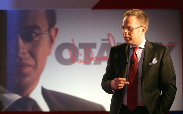 Nejznámějším diskusním pořadem ČT jsou Otázky Václava Moravce.