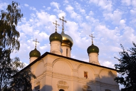 Sretěnský klášter patří k nejstarším v Moskvě, jeho počátky sahají do 14. století.