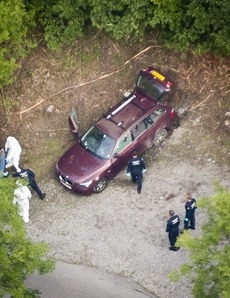 Rozstřílené auto rodiny Al-Hilliových. 