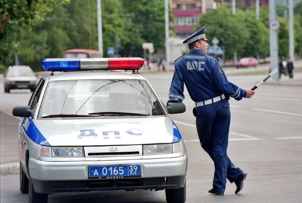 Dopravní policisté v Jekatěrinburgu minulý čtvrtek v noci zastavili český služební vůz s diplomatickými značkami (ilustrační foto). Dopravní policisté v Jekatěrinburgu minulý čtvrtek v noci zastavili český služební vůz s diplomatickými značkami (ilustrační foto).