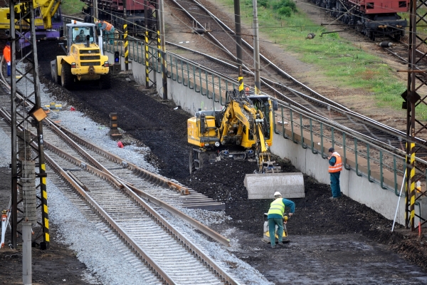 SŽDC chybovala v zakázce o objemu 237 milionů korun na modernizaci tratě mezi Lysou nad Labem a Prahou - Vysočany (ilustrační foto).