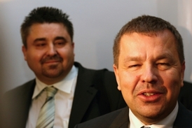 Rebelující poslanci ODS Tomáš Úlehla (vlevo) a Petr Tluchoř (vpravo).