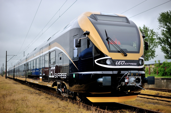Vlak Leo Express.