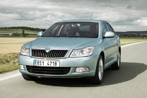 Definitivní podoba Škody Octavia III ještě není známa, a tak připomínáme úspěšný model Octavia II. Definitivní podoba Škody Octavia III ještě není známa, a tak připomínáme úspěšný model Octavia II.