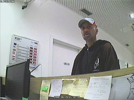 Policie přezdívá lupiči "Knírač".