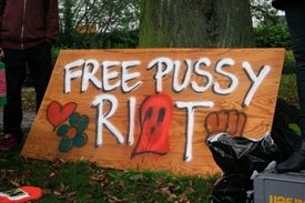 Název Pussy Riot má v současné době poměrně velkou cenu.