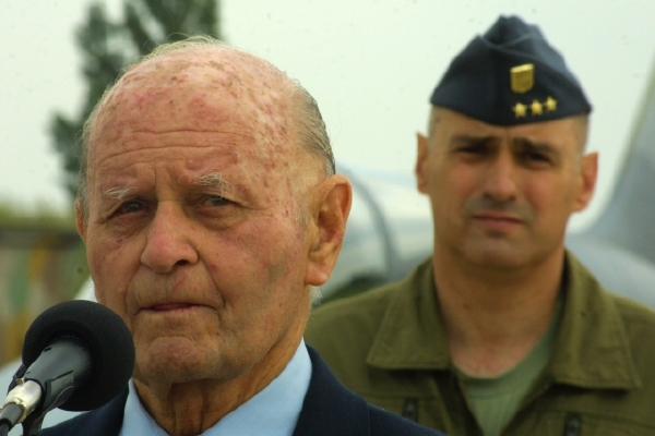 Vladimír Nedvěd. Vladimír Nedvěd.