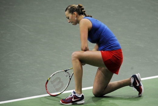 Petra Kvitová v duelu s Anou Ivanovičovou.