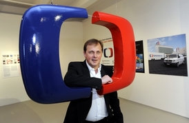 Historicky první přímé volbě prezidenta České republiky chceme poskytnout odpovídající prostor, říká ředitel ČT Petr Dvořák.
